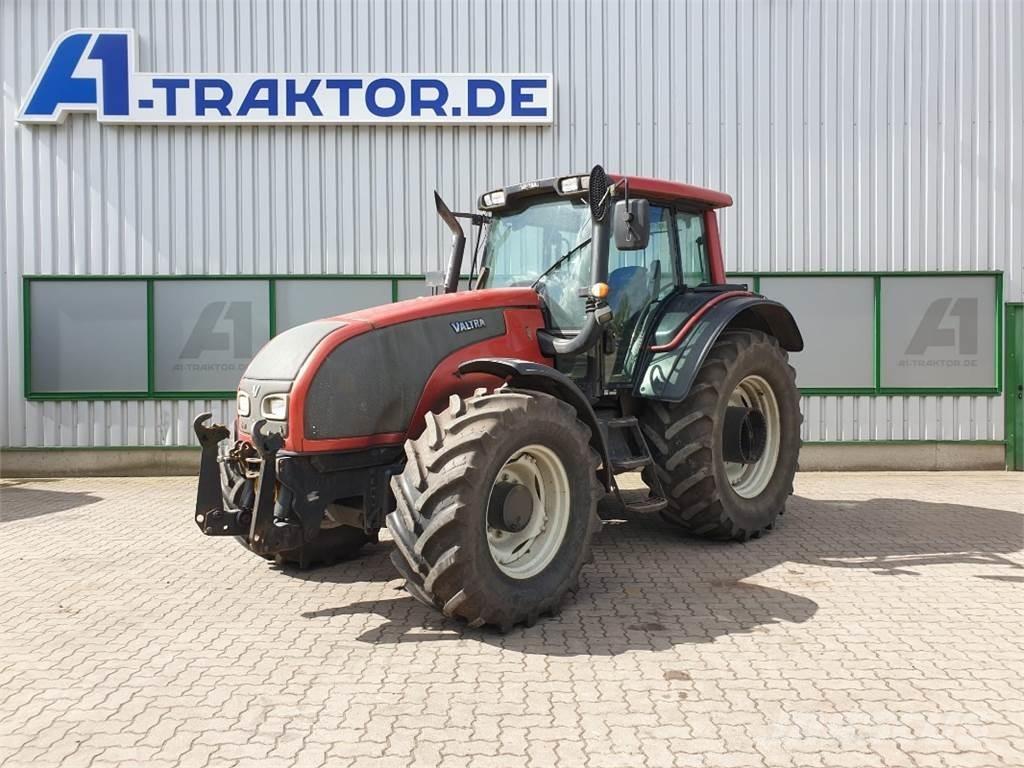 Valtra T151 Traktoren