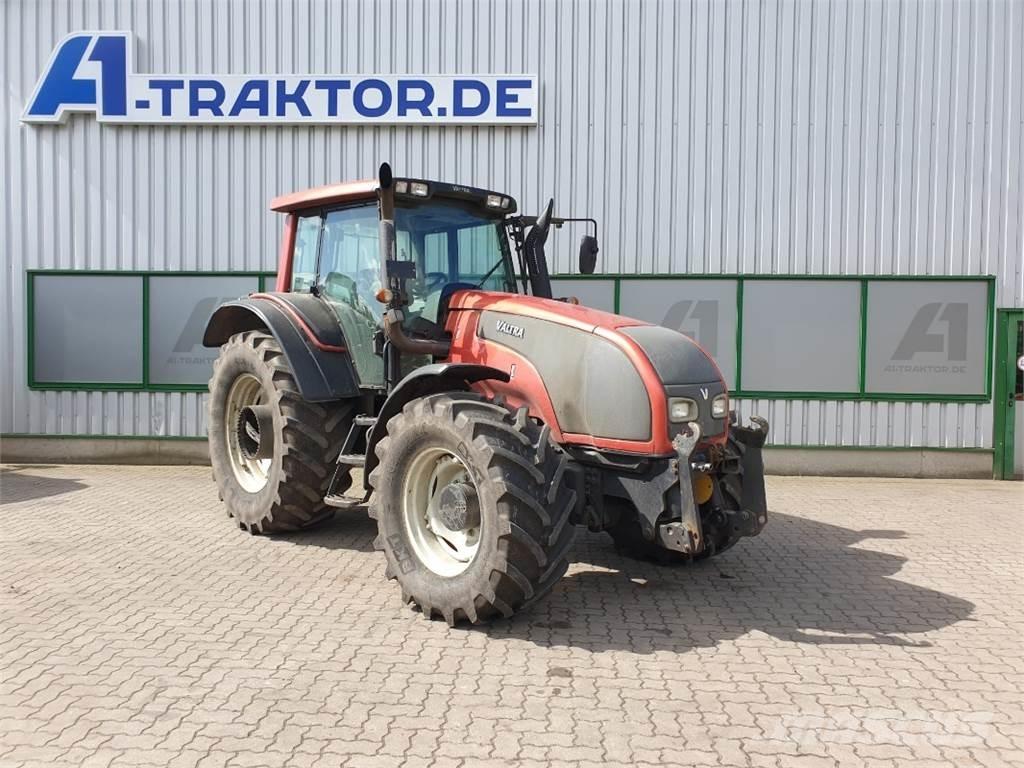 Valtra T151 Traktoren