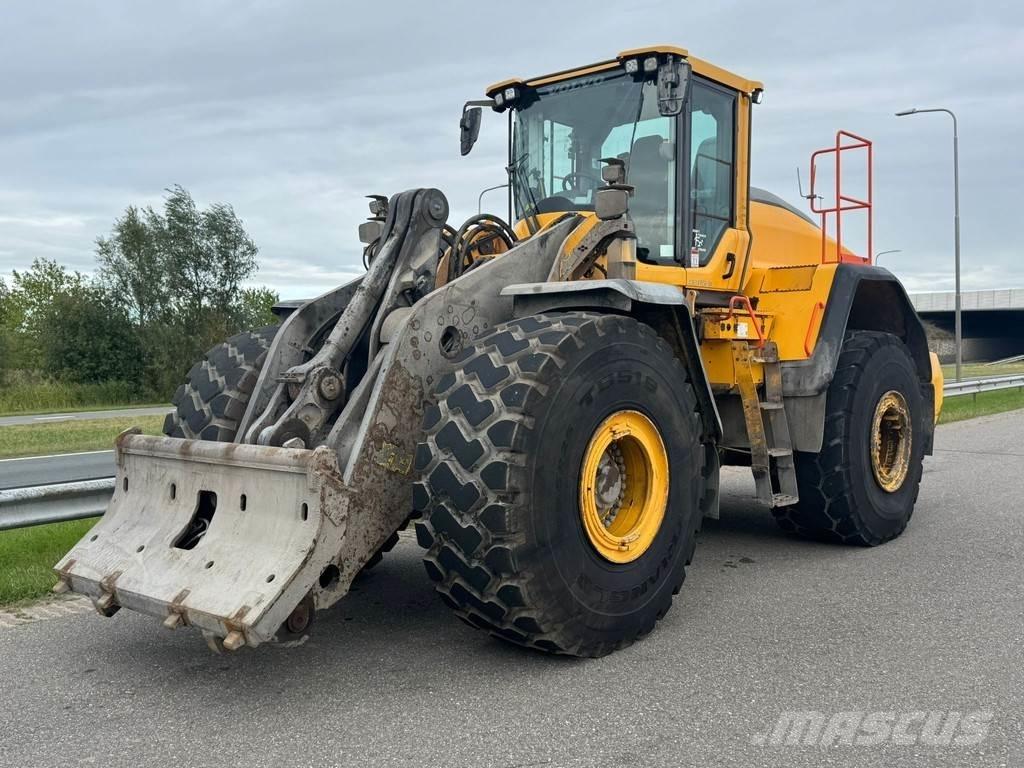 Volvo L220H Radlader