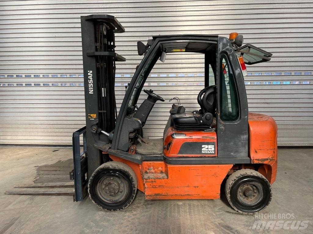 Nissan 25 Dieselstapler