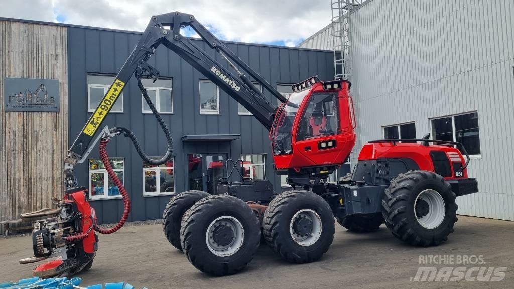 Komatsu 951 Harvester