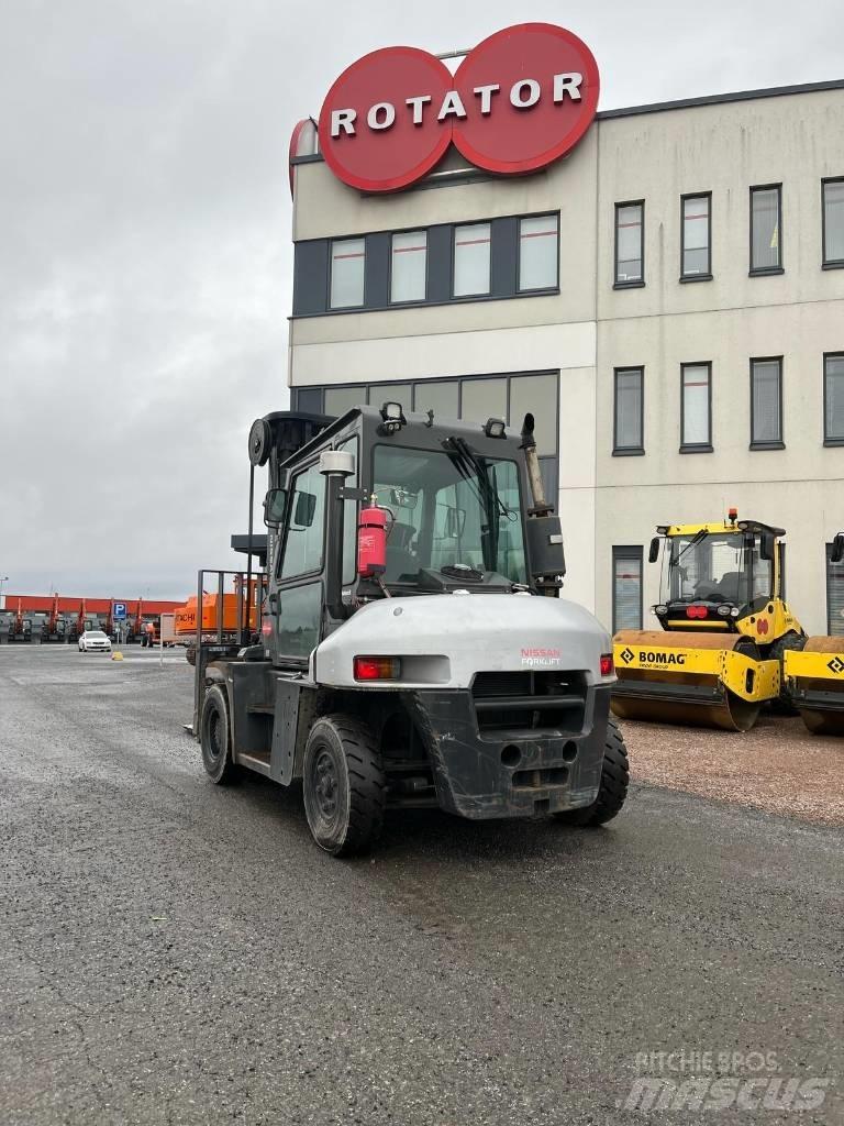 Nissan L1 F6 F70 Y Dieselstapler