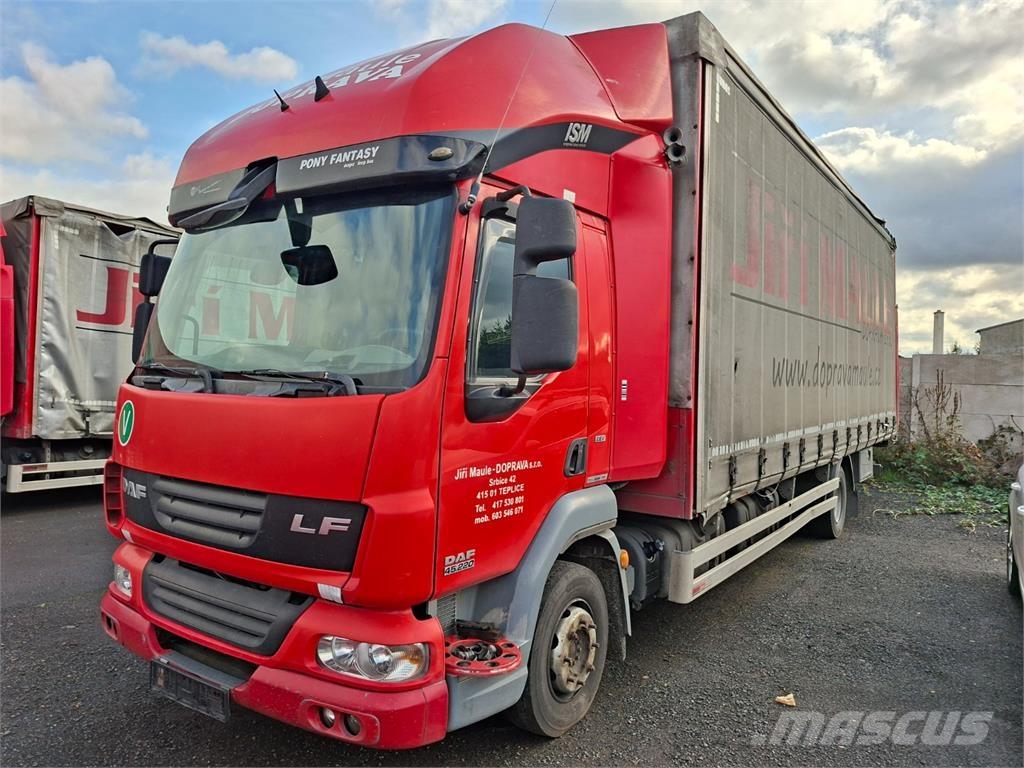 DAF FA LF 45.220 Pritschenwagen/Pritschenwagen mit Seitenklappe