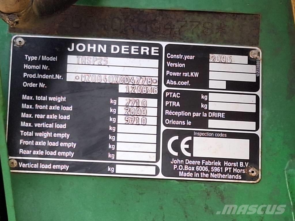 John Deere 840 Anhängespritzen