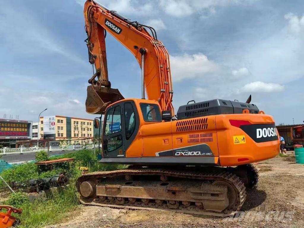 Doosan DX 300 Raupenbagger