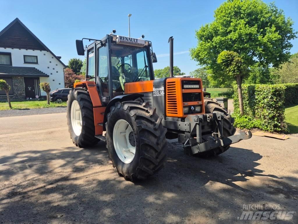 Renault 133.14 TX Traktoren