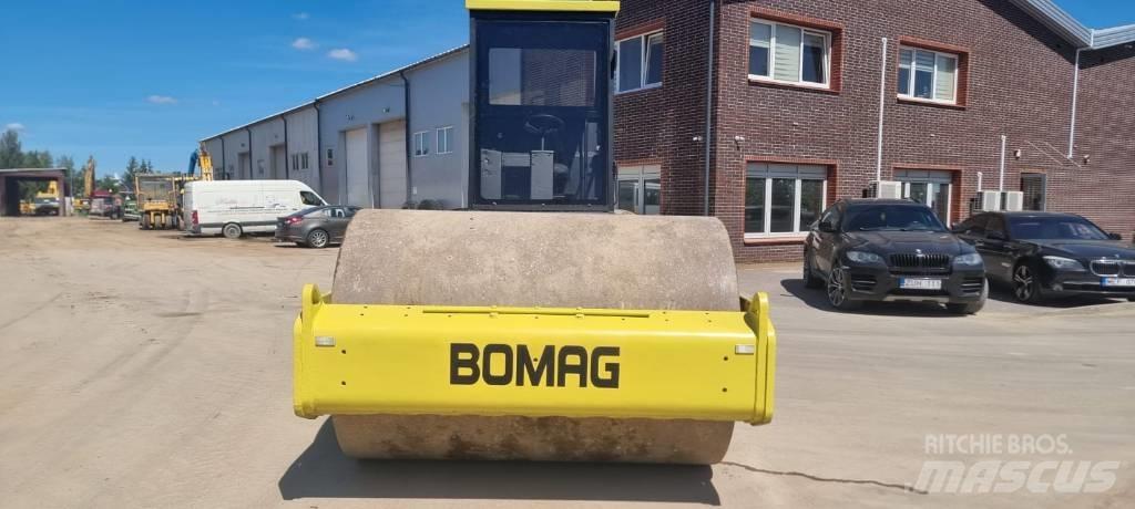 Bomag BW 211 D-3 Walzenzüge