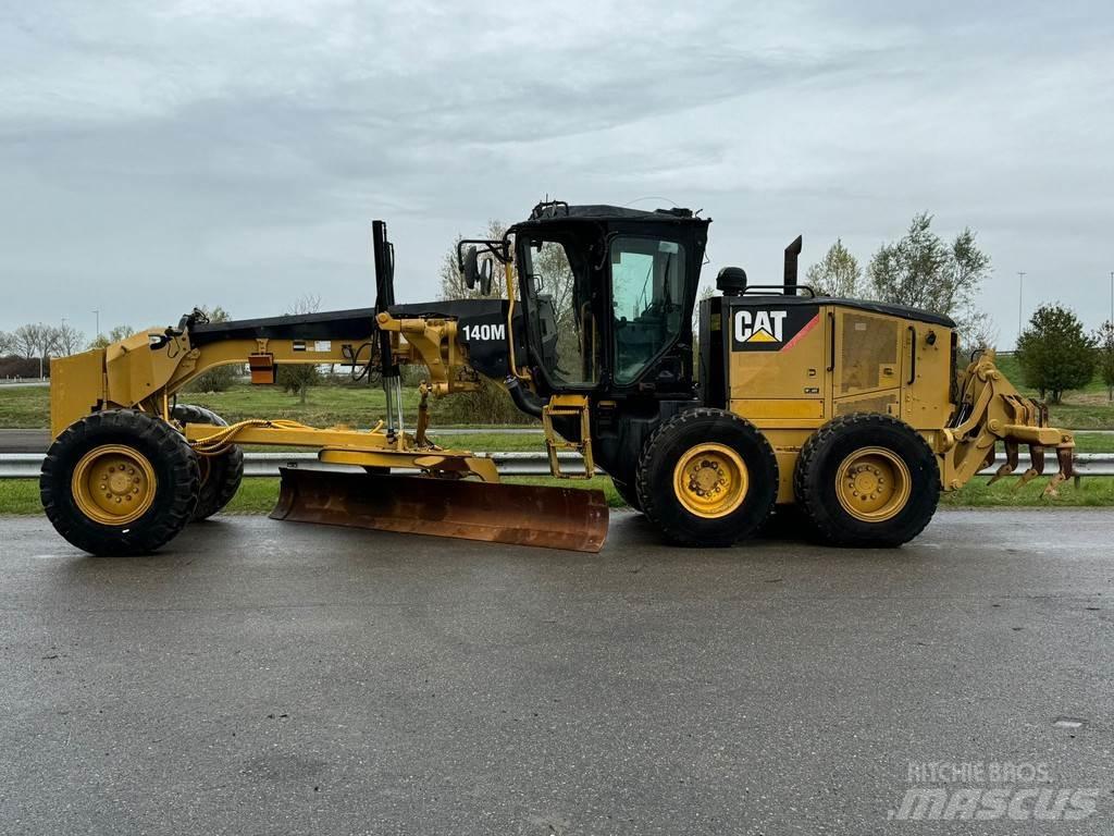 CAT 140M Grader