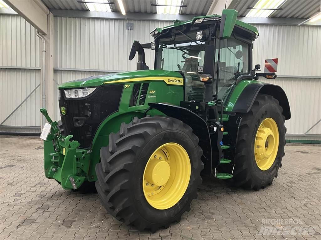 John Deere 7R 330 Traktoren