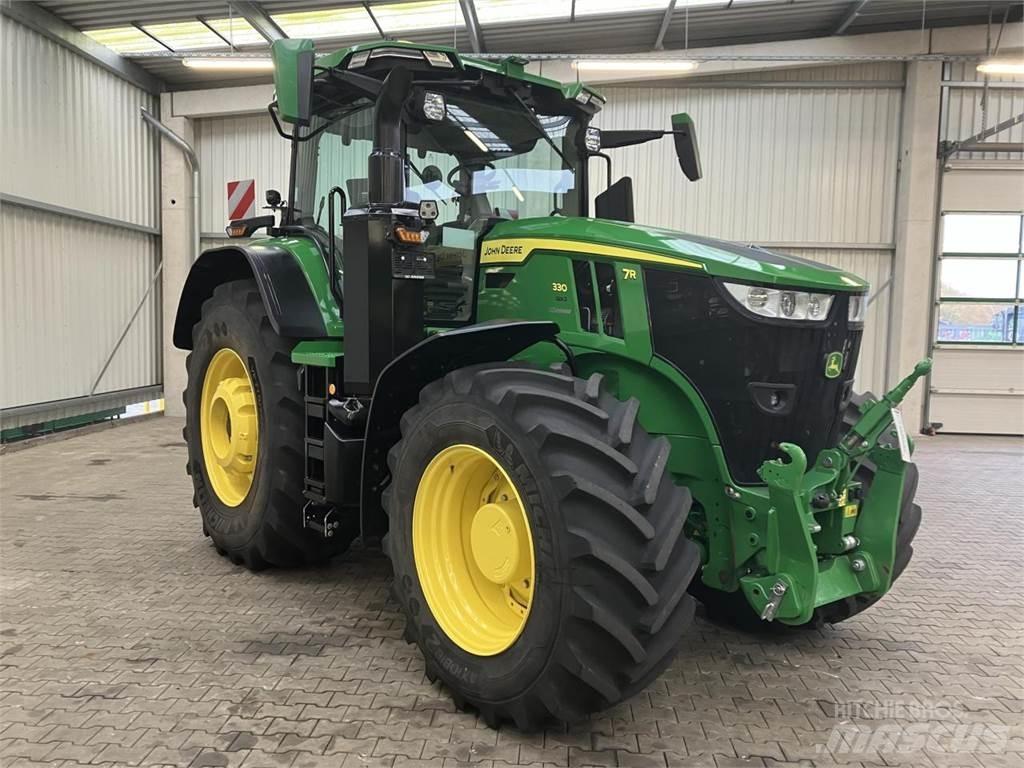 John Deere 7R 330 Traktoren