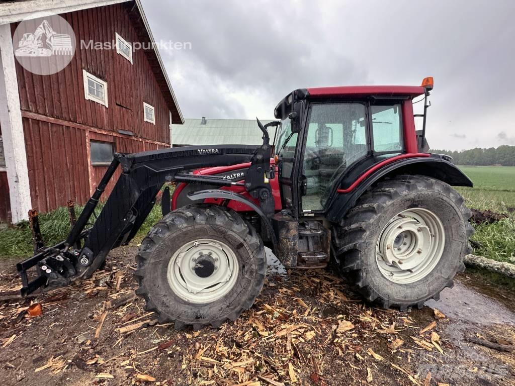 Valtra N 121 Traktoren