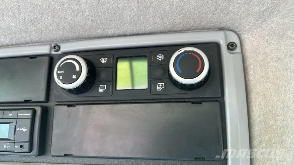 Valtra Q305 Traktoren