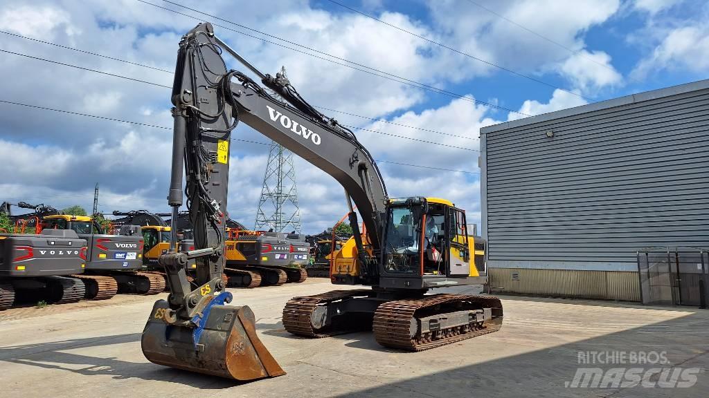 Volvo EC220E Raupenbagger