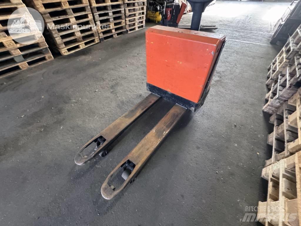 BT LWE 180 Niedergabelstapler
