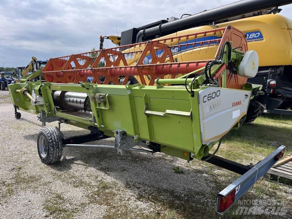 CLAAS Tucano 440 Mähdrescher
