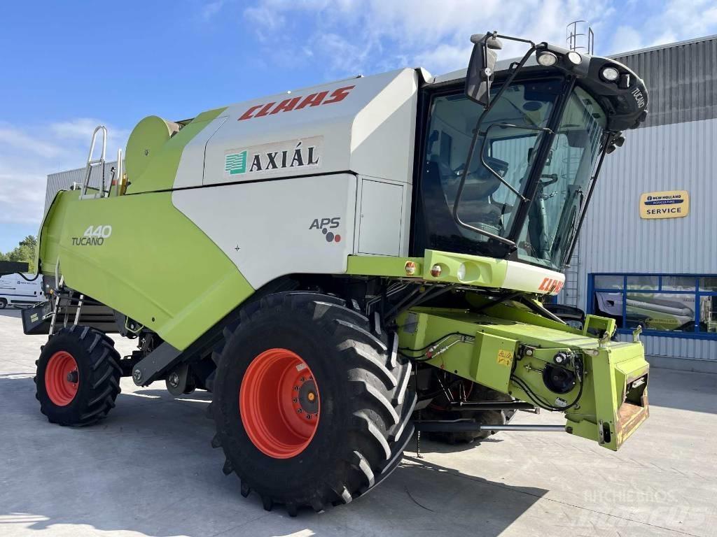 CLAAS Tucano 440 Mähdrescher