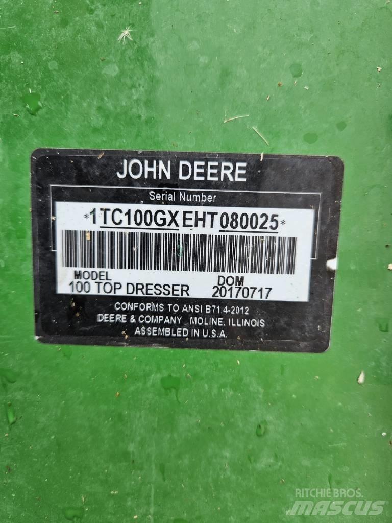 John Deere TD 100 Streuer