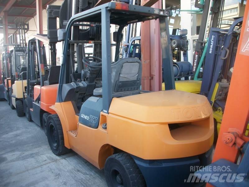 Toyota 7 FDJ 35 Dieselstapler