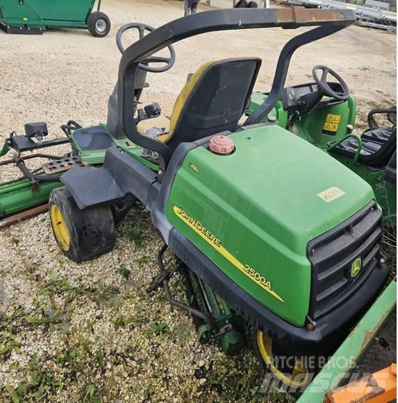 John Deere 2500 A Grünflächenmäher
