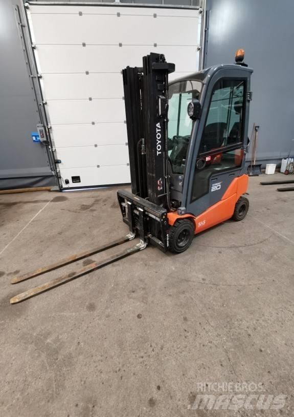 Toyota 8FBMK20T Elektrostapler