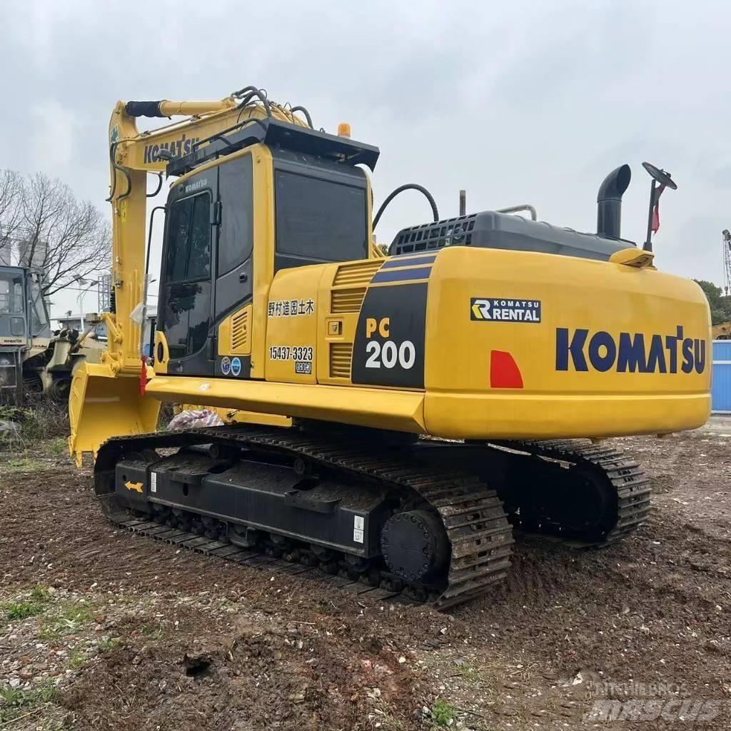 Komatsu PC 200-8 Raupenbagger