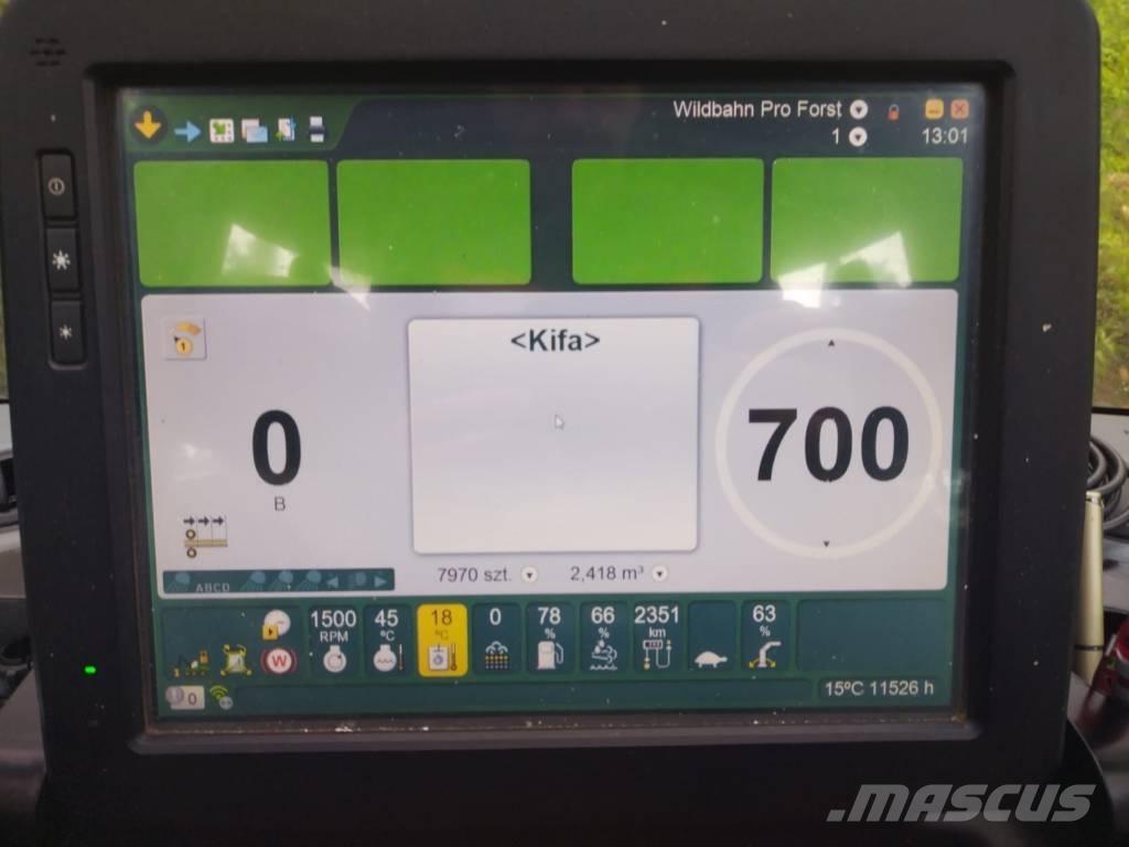 John Deere 1270 G Harvester
