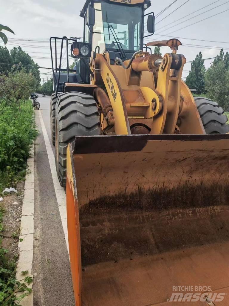 SEM 655D charger Radlader