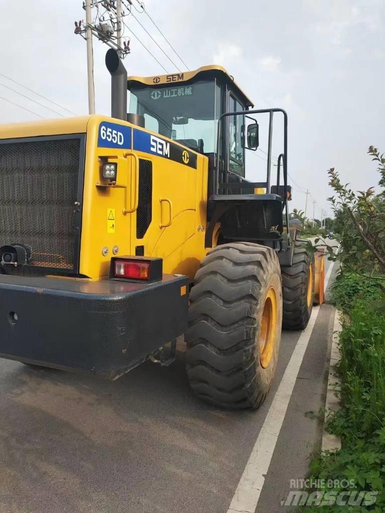 SEM 655D charger Radlader