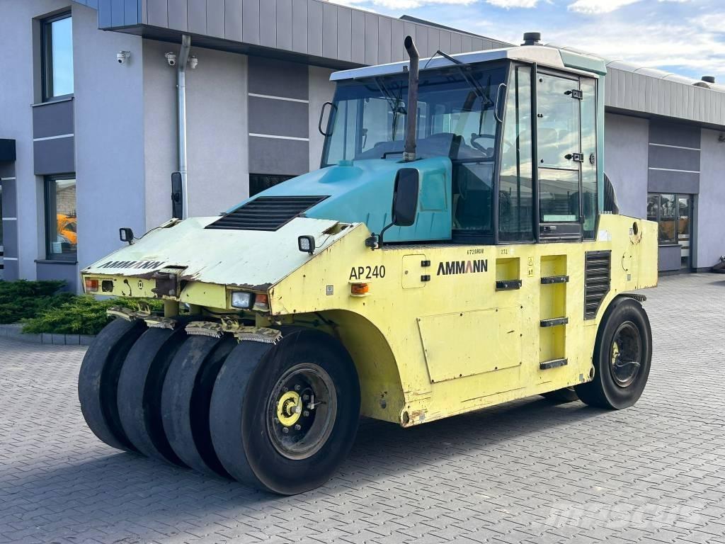 Ammann AP 240 Gummiradwalzen