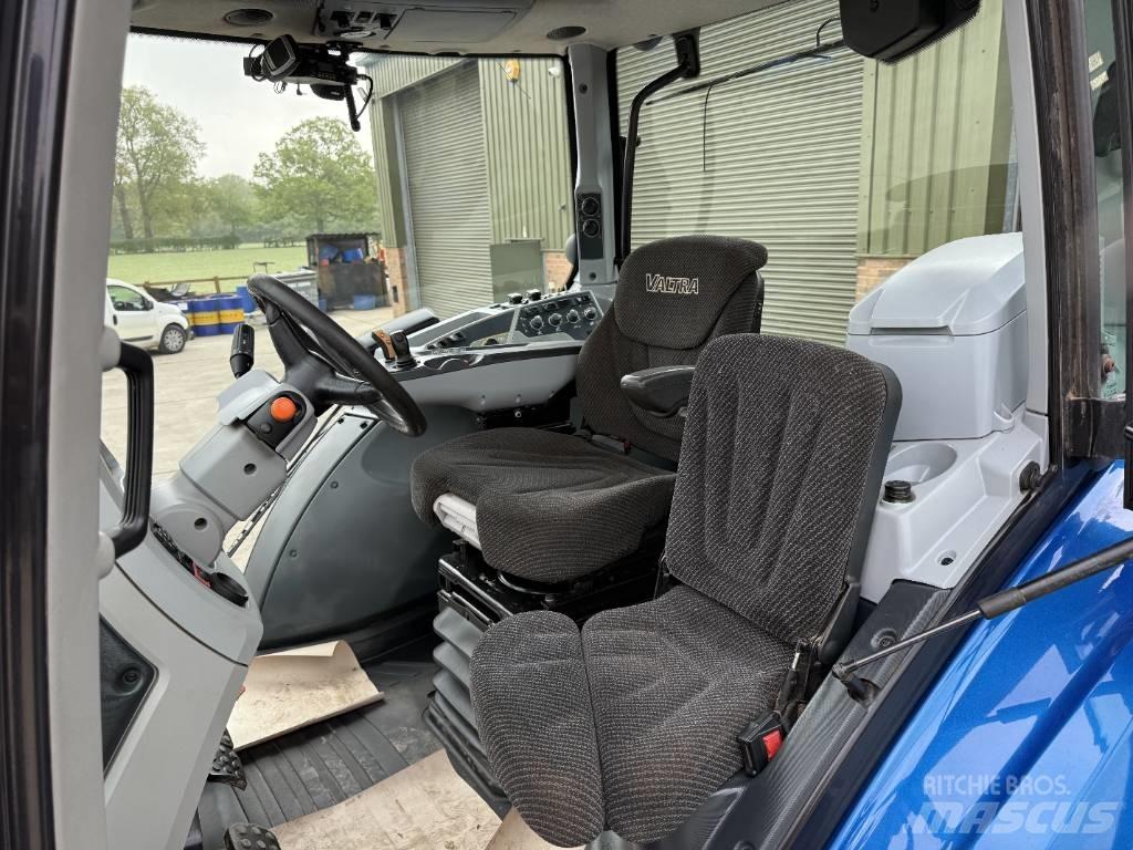 Valtra T 234 V Traktoren