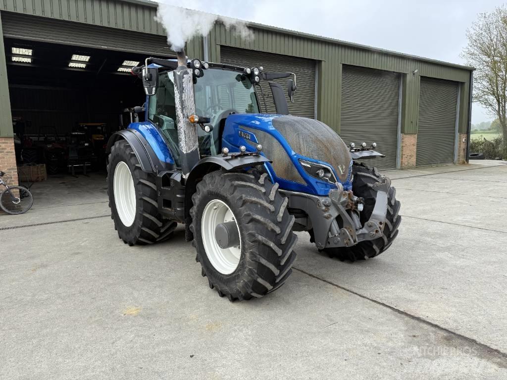 Valtra T 234 V Traktoren