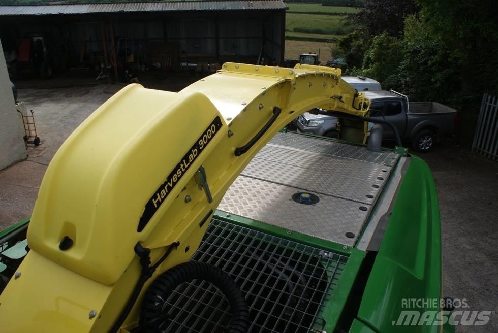 John Deere 8400 T Selbstfahrende Häcksler