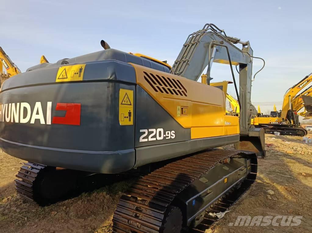 Hyundai 220-9s Raupenbagger