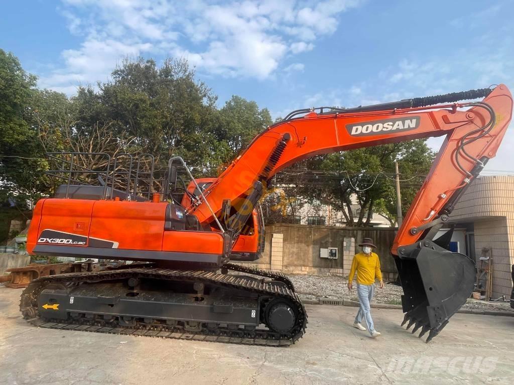 Doosan DX 300 Raupenbagger