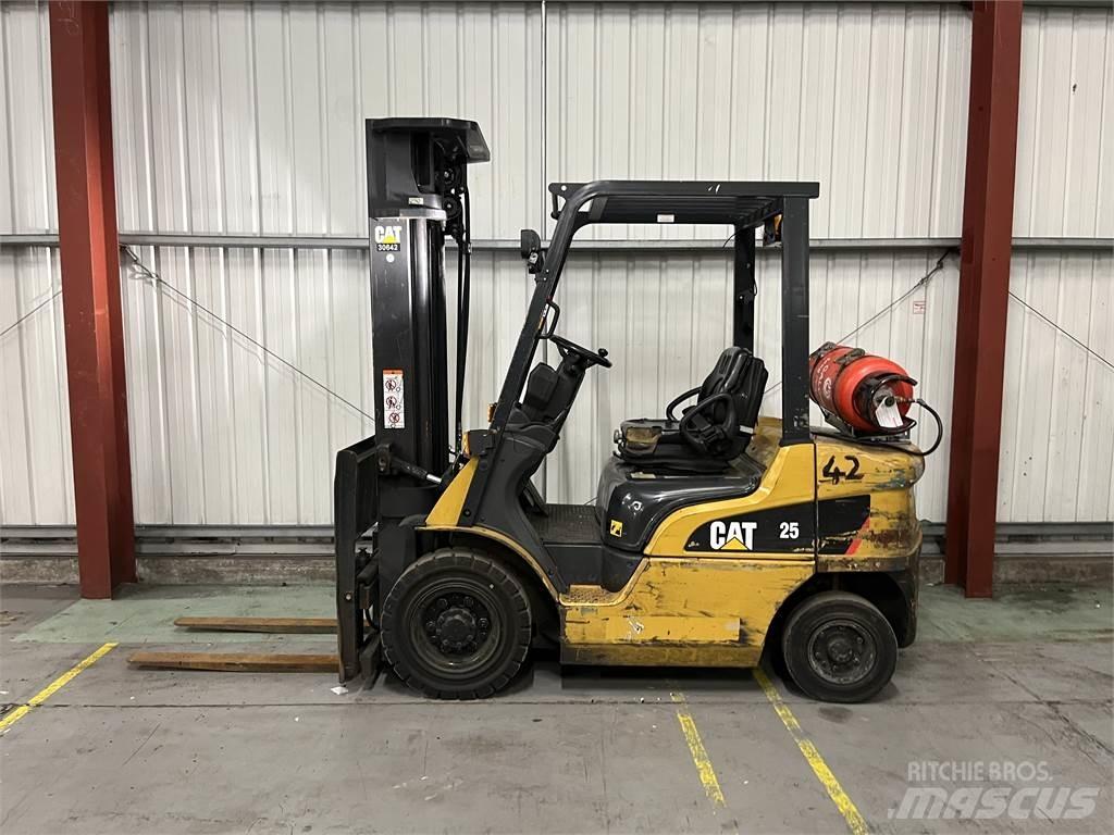 CAT GP25NT Gasstapler