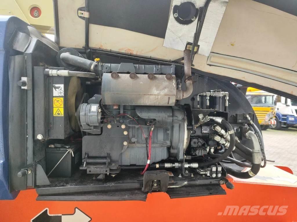 JLG 860 SJ Teleskopbühnen