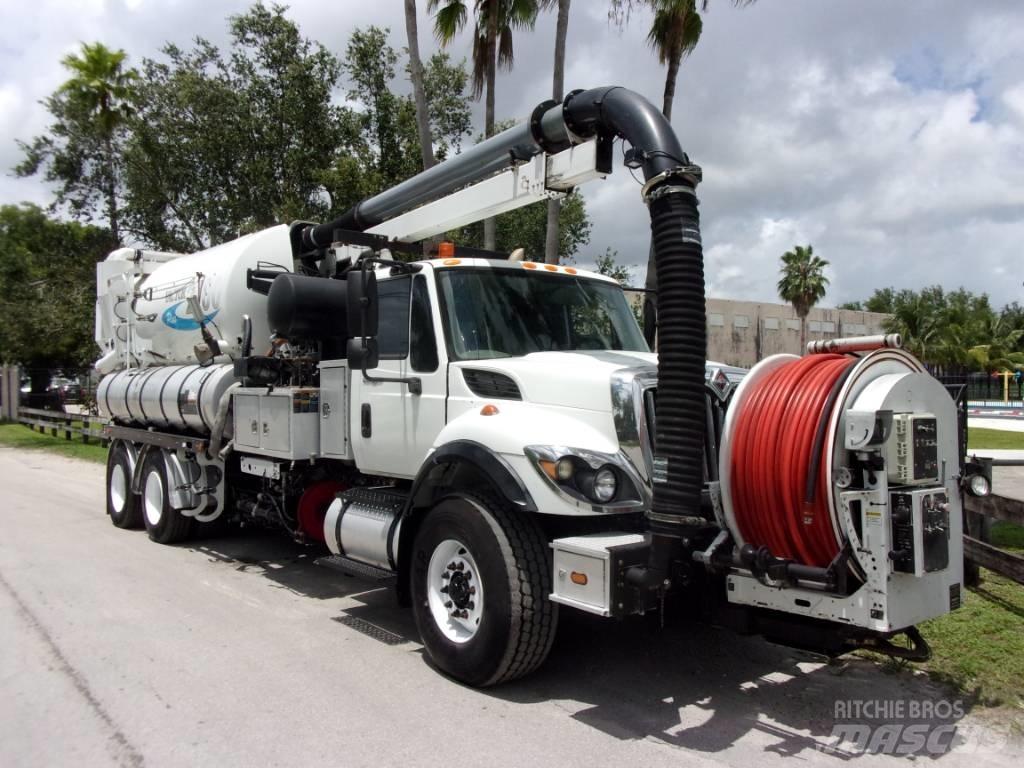 International 7500 Saug- und Druckwagen