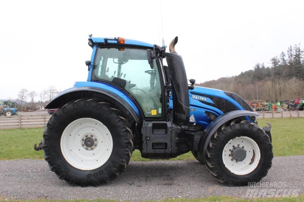 Valtra T174 Tractor Forsttraktoren