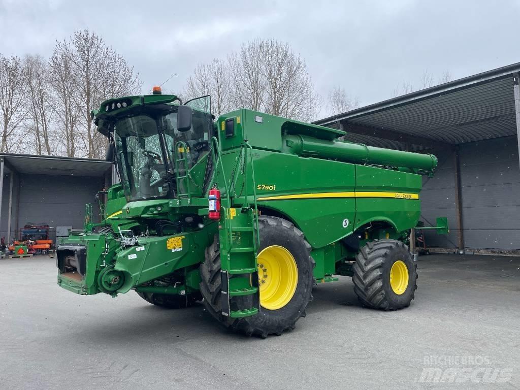John Deere S790i Mähdrescher
