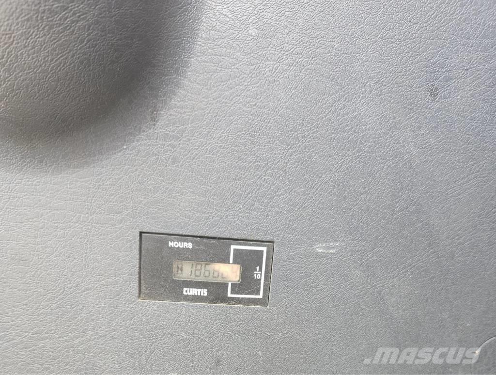 Hyundai Robex 300 LC Raupenbagger