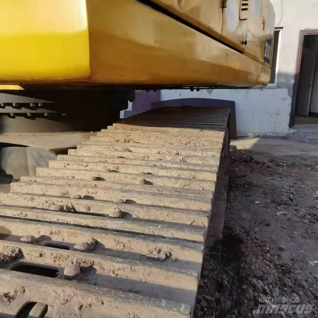 Komatsu PC 200-7 Raupenbagger