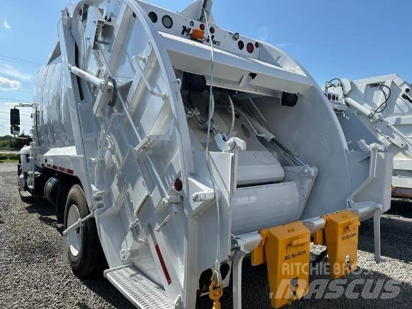 International 7400 Müllwagen
