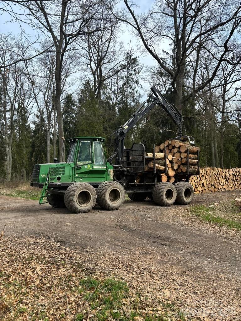 John Deere 1110 D Forwarder
