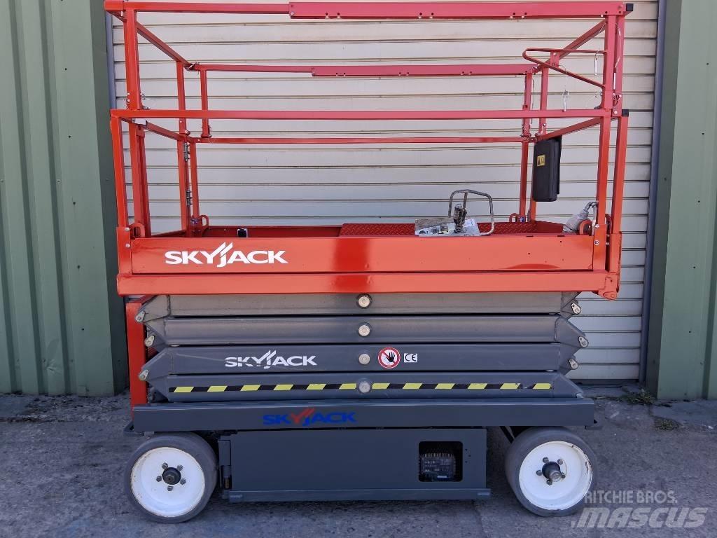 SkyJack SJ III 4626 Scheren-Arbeitsbühnen