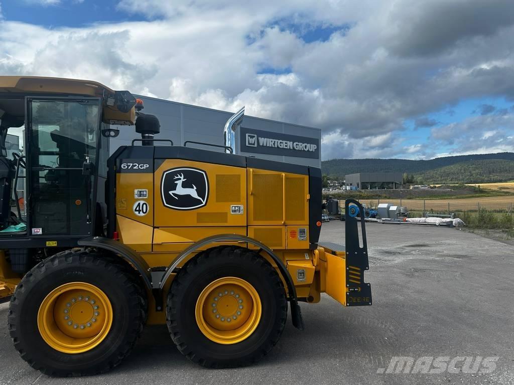John Deere 672 GP Grader