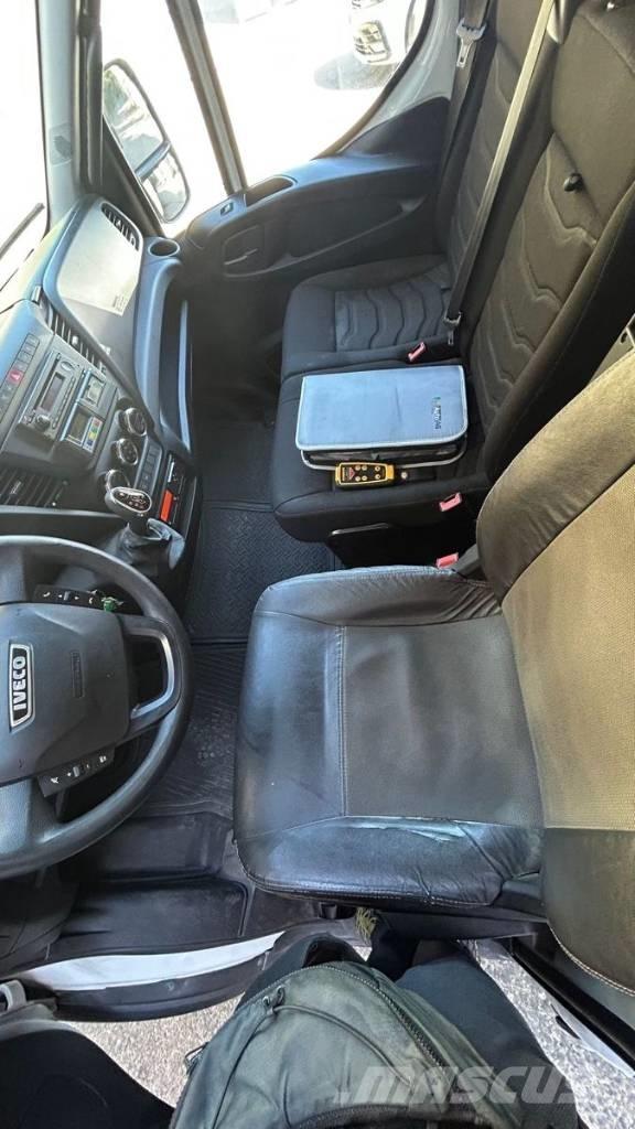 Iveco 70C 17 Lieferwagen