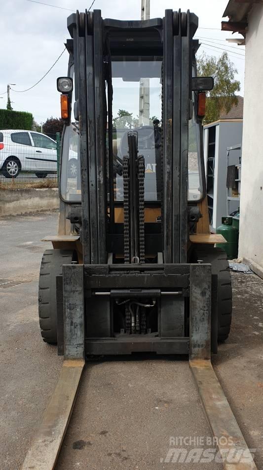 CAT GP 30 Gasstapler