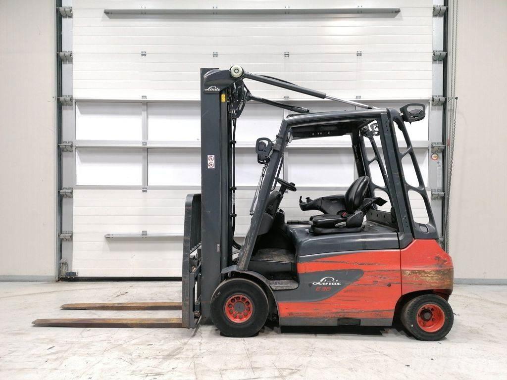 Linde E30-01 Elektrostapler