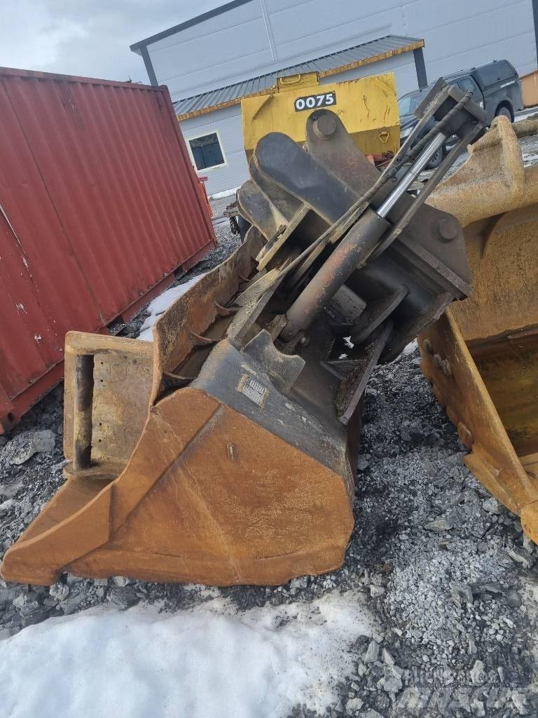 Komatsu HB 365 LC Raupenbagger