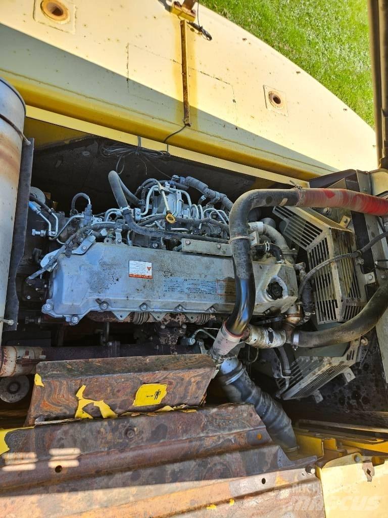 New Holland E 385 B Raupenbagger